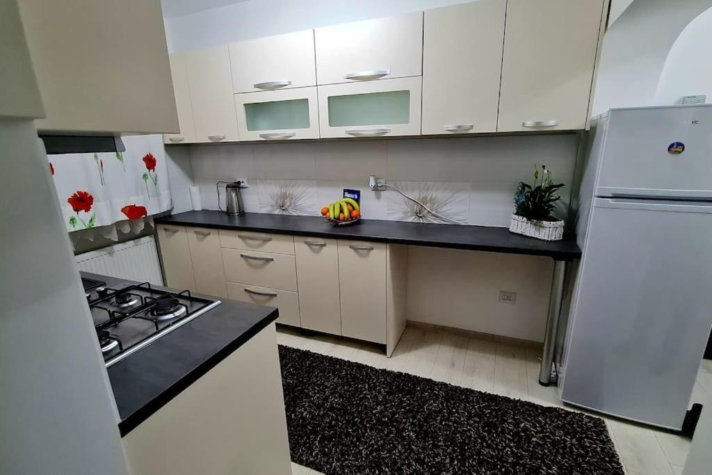 Apartament Violeta กูรา ฮูมอรูลุย ภายนอก รูปภาพ